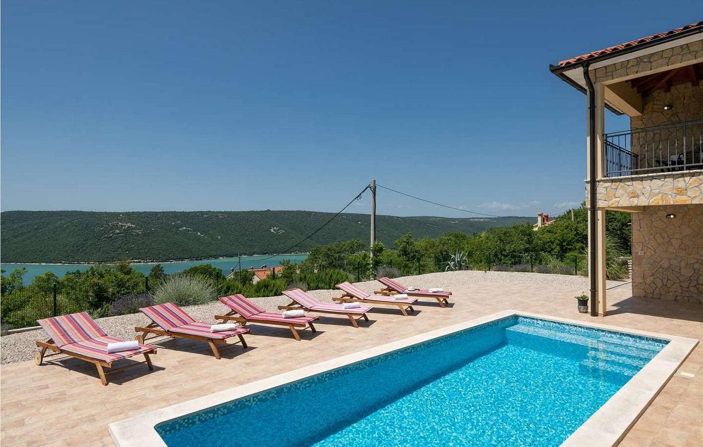 Foto 10 von 46: Reizende 2-Zimmer-Wohnung mit Pool, Terrasse und in Küstennähe