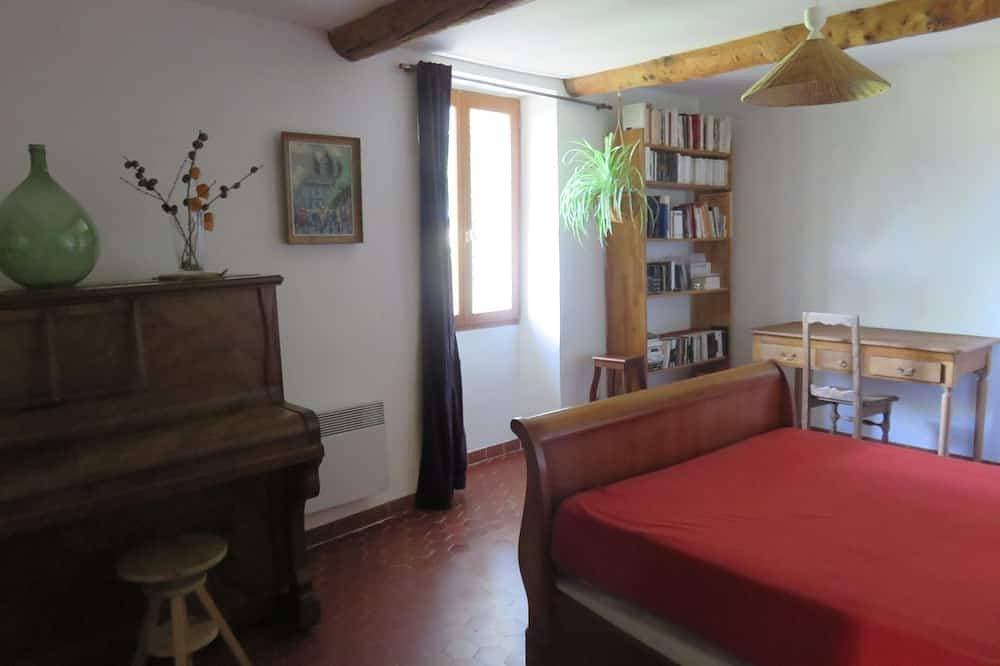 Foto 3 von 30: Steinhaus in Forcalquier in voller Natur mit Blick auf die Alpen und Lure