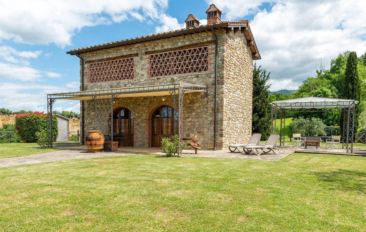 Charmante Wohnung mit Pool und Terrasse, 2km von Leccio 1