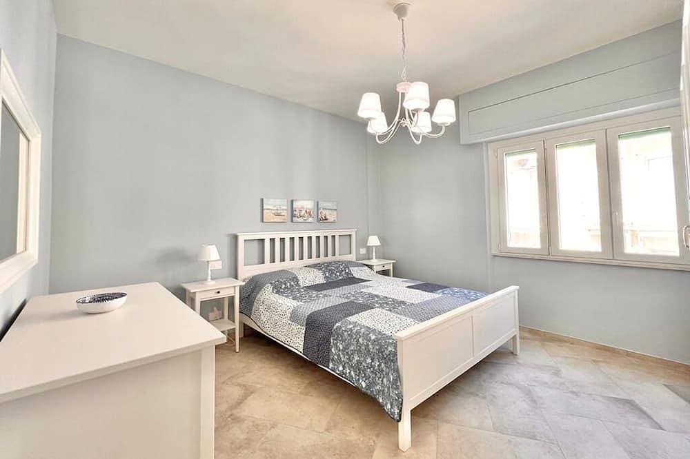 Foto 3 von 17: Fabulous 2-bedroom apartment with AC and heating in Varigotti, Italy