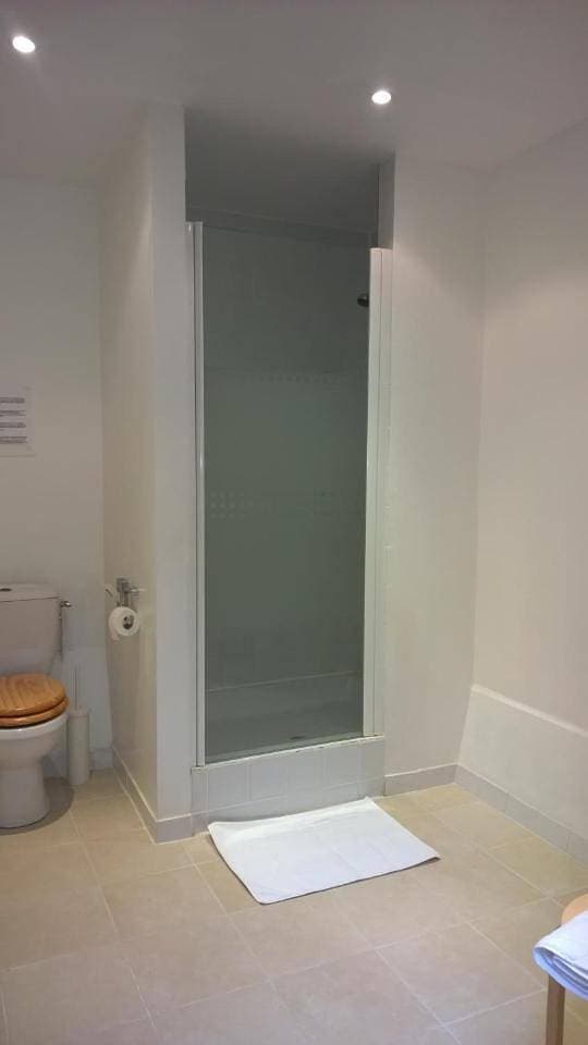 Foto 13 von 16: Double Room with Private Bathroom