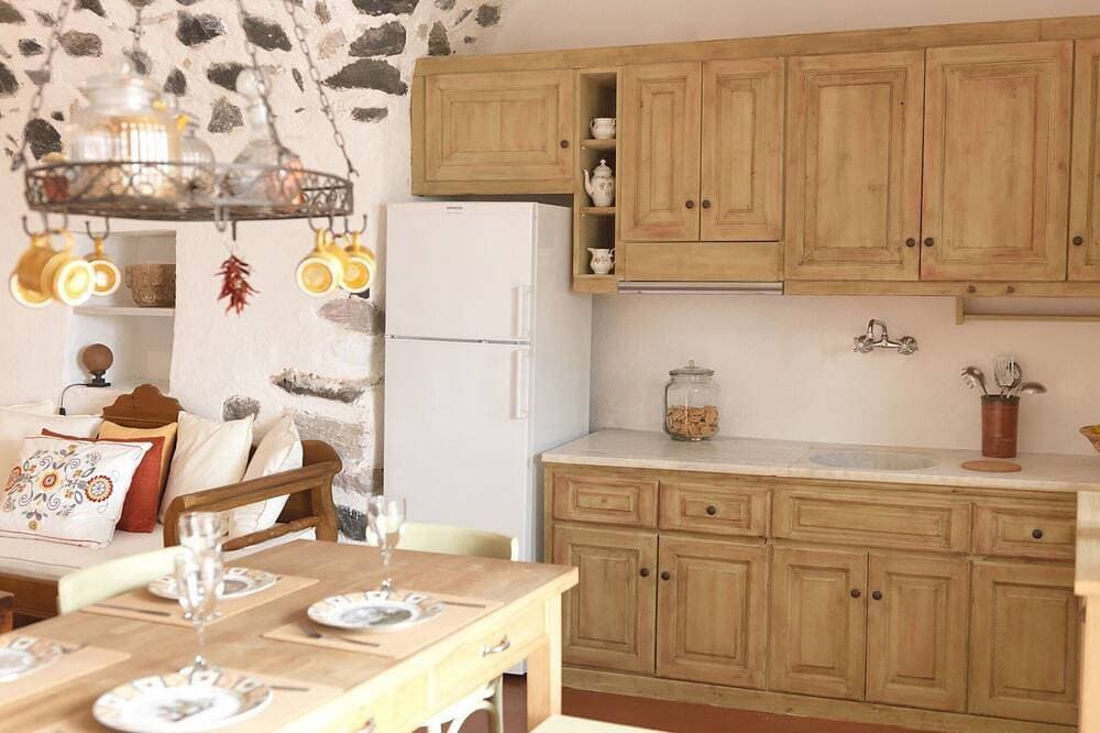 Foto 12 von 26: Charming Santorini Villa | Pori House | 1 Bedroom | Rustic & Traditional Interior | Exo Gonia