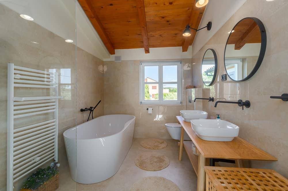 Foto 8 von 30: Traumhafte Villa bis 12 Personen mit Meerblick und Sommerküche.