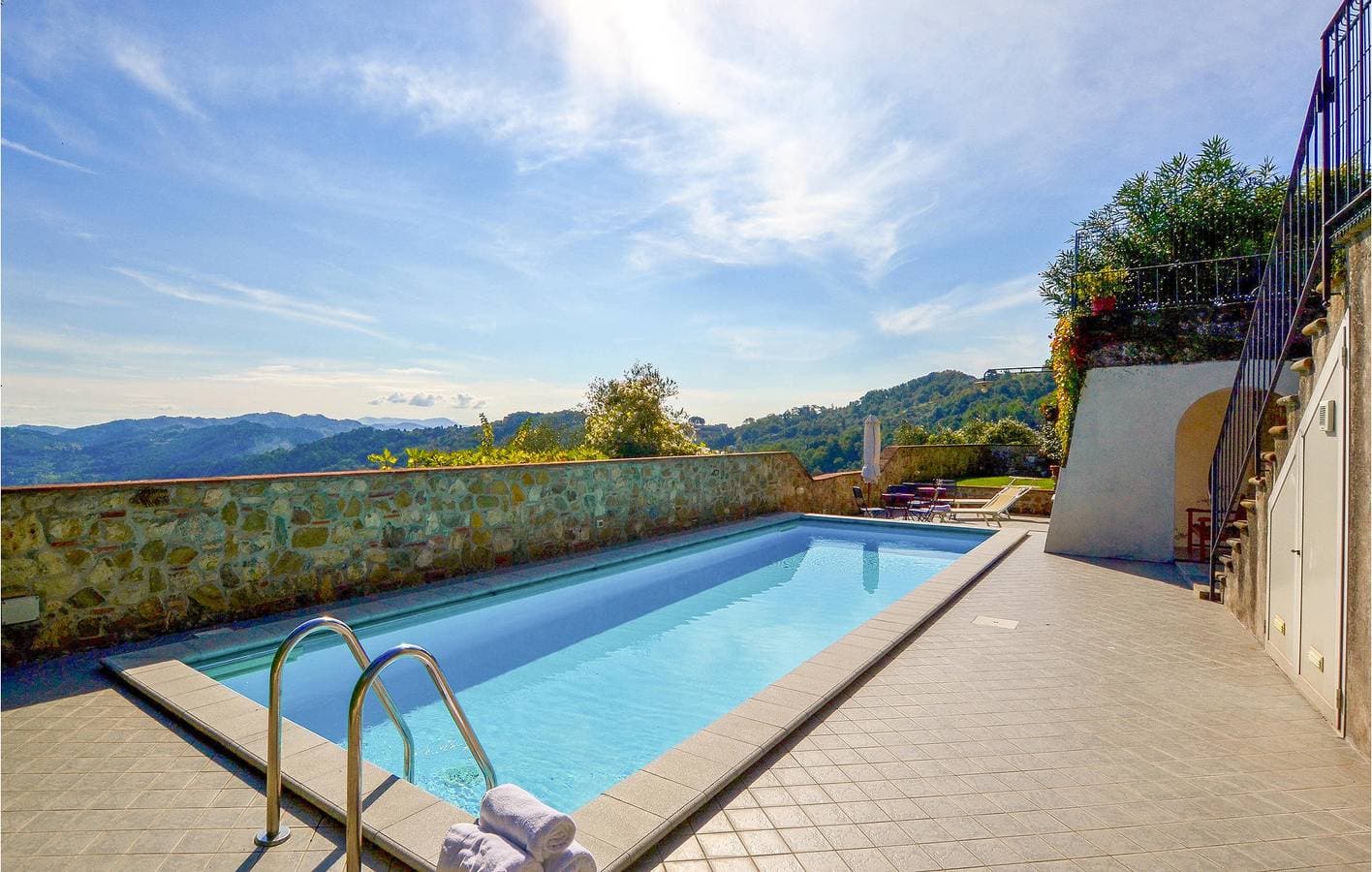 Foto 6 von 28: Rückzugsort am Pool 1,5 km von Camaiore entfernt