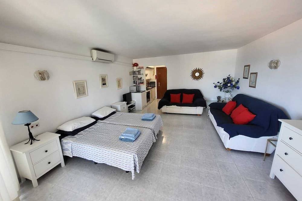 Foto 2 von 30: Schöne Penthouse-Studio-Apartment am Strand mit herrlichem Panoram gelegen