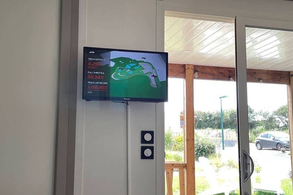 Foto 12 von 30: Charmant Chalet Dans un Parc Avec Piscine