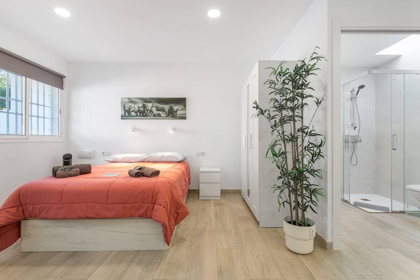 Foto 11 von 30: Ferienwohnung 'Calma Mar' mit Bergblick, WLAN und Klimaanlage
