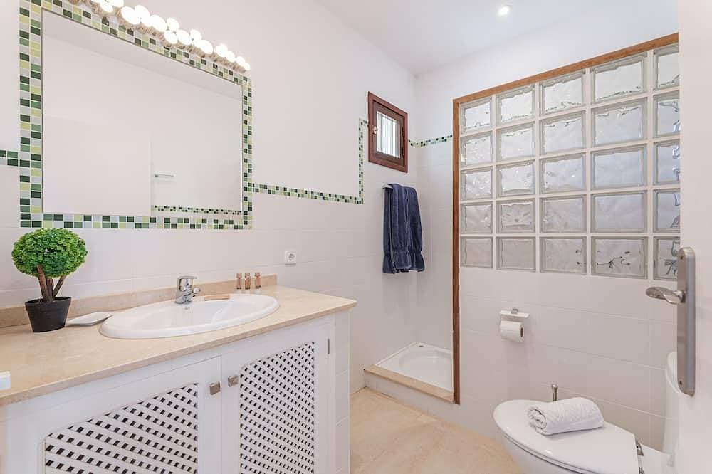 Foto 7 von 24: Bungalow mit Blick auf den Strand von Cala Gran, sehr zentral, AC und WIFI