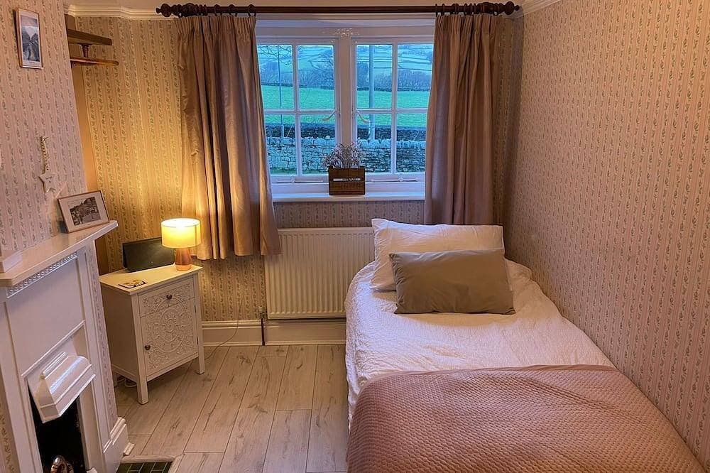 Foto 5 von 30: Traditional cottage with stunning views and walks on the doorstep.