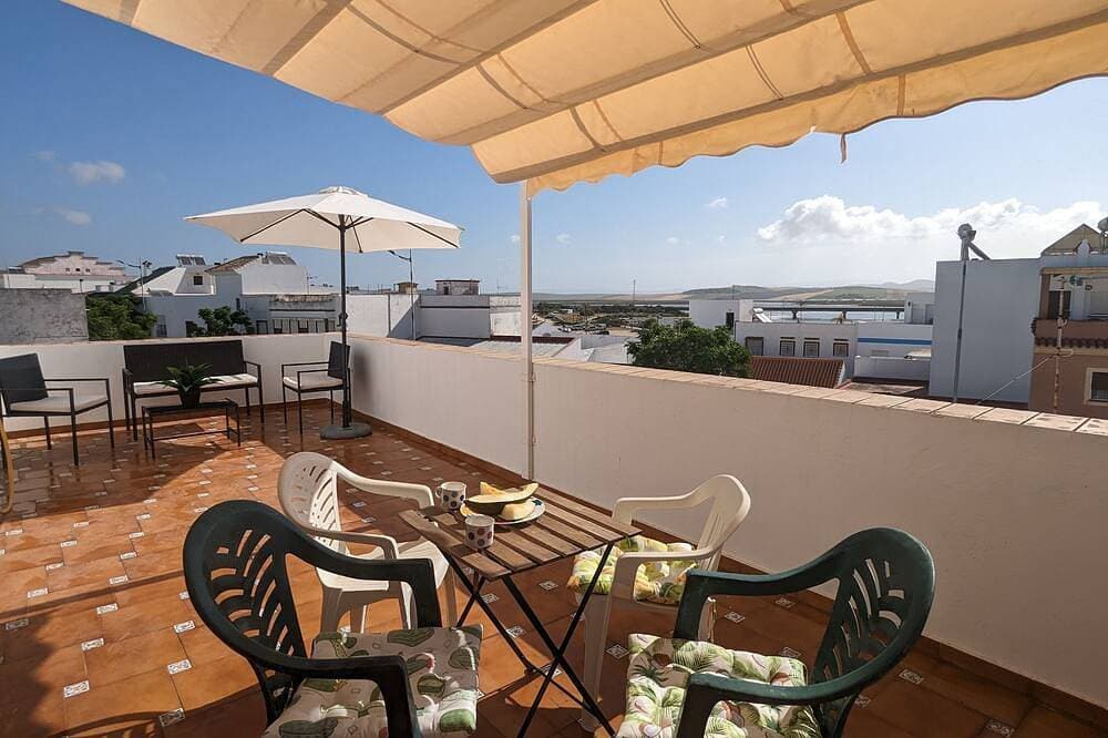 Flat with views, 5 min from the beach and in the historic centre. 1