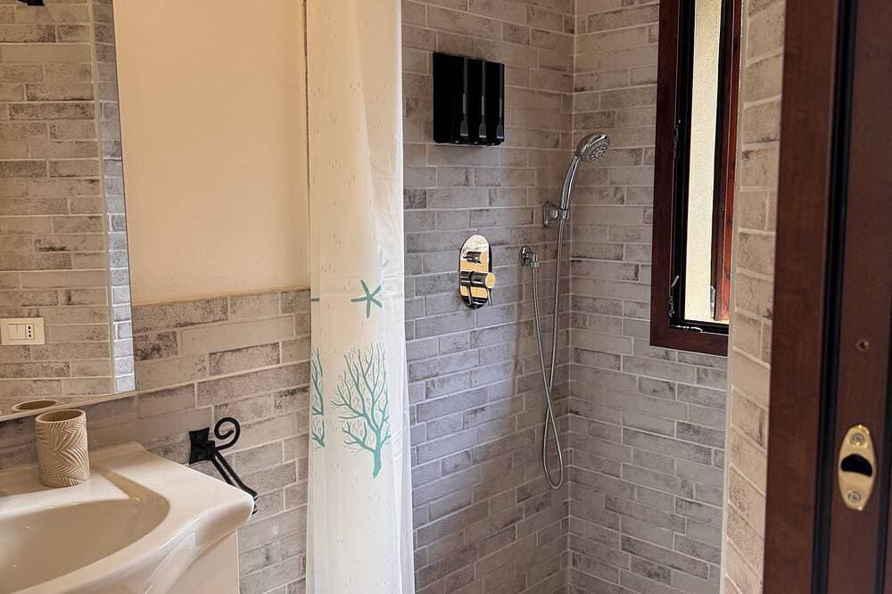 Foto 11 von 30: Nereids-The Coastal Suite. The sea one breath away from you