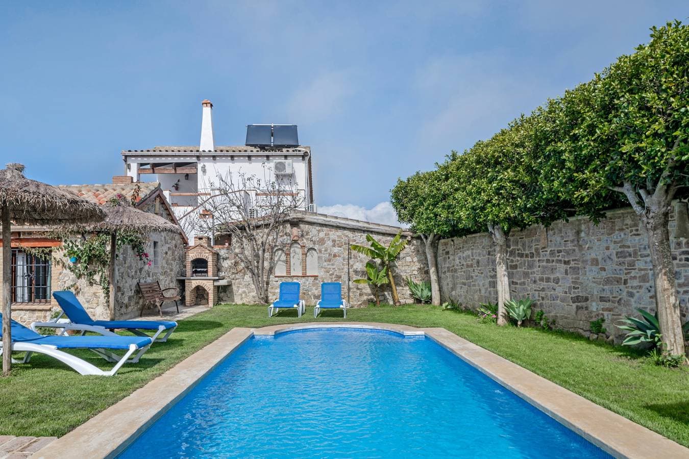 Foto 4 von 29: Ferienhaus 'Alfonso' mit Gemeinschaftspool, WLAN und Klimaanlage