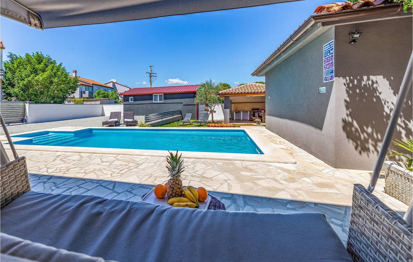 Foto 7 von 20: Modernes 1-Zimmer-Apartment mit Pool, WLAN und Parkplatz in der Nähe des Stadtzentrums von Vintijan