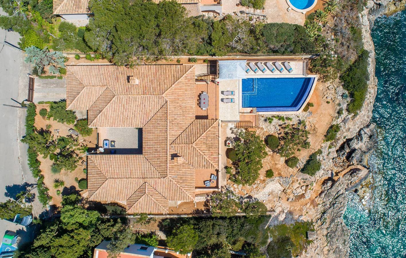 Foto 4 von 60: Oase mit Meerblick: Geräumiges Apartment mit Pool und Terrasse