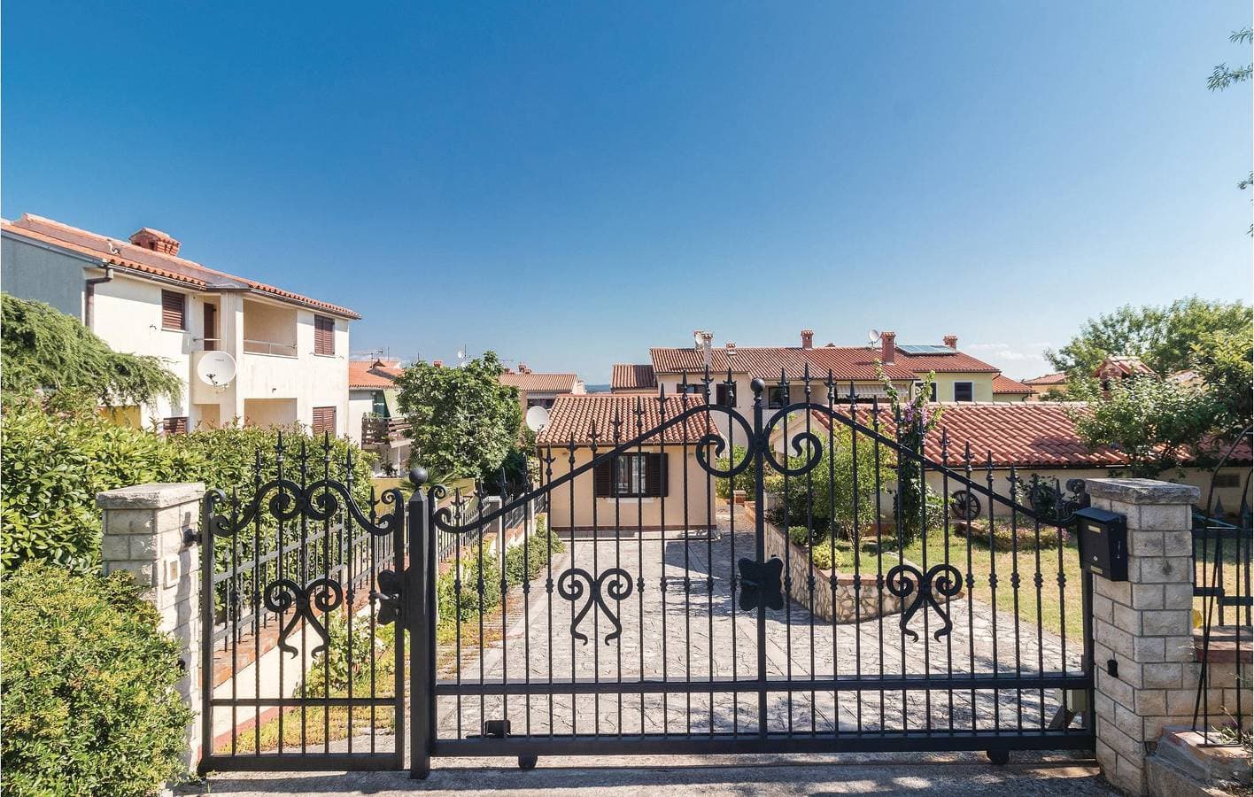 Foto 7 von 24: Gemütliche Ferienwohnung mit Terrasse, WLAN, Parkplatz, in der Nähe des Strandes von Brioni
