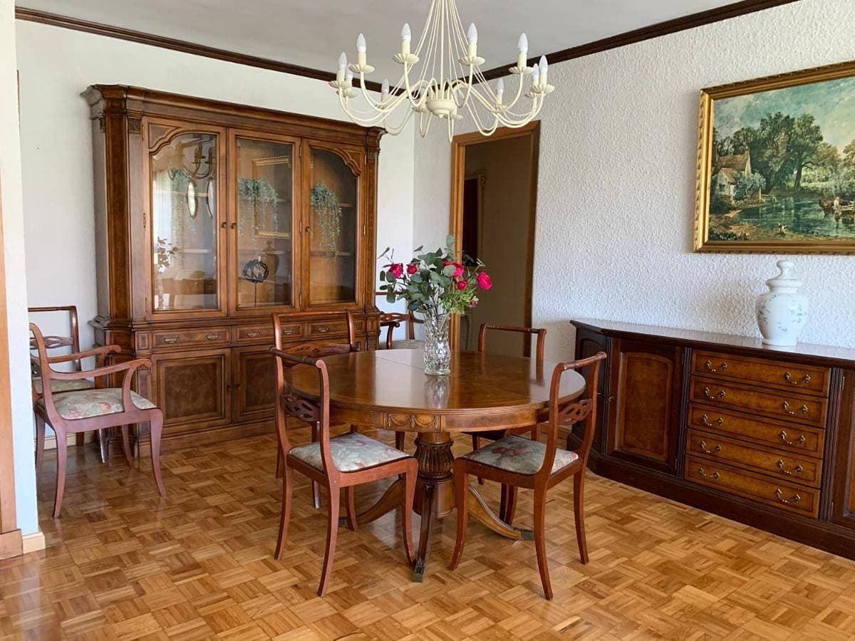 Foto 2 von 68: Three-Bedroom Apartment