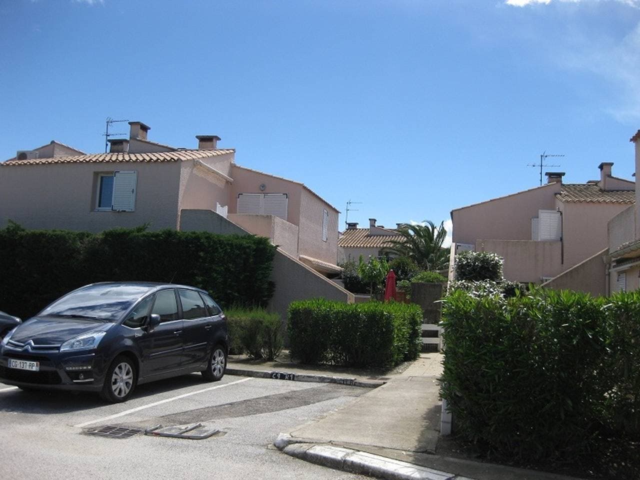 Foto 10 von 16: Saint-Cyprien: Eg T3, Terrasse, Parkplatz, 600m vom Strand entfernt