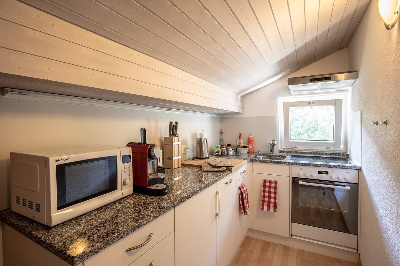 Foto 4 von 20: Chasa Buorcha: Renovierte, aussergewöhnliche 1.5-Zimmer-Dachwohnung mit grossem Panorama-Balkon