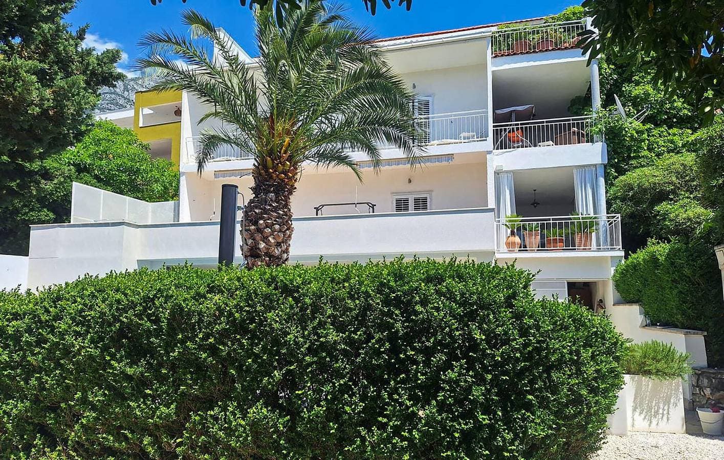 Foto 2 von 31: Gemütliche Ferienwohnung in Makarska mit Pool, Terrasse und WLAN – 400 m bis zur Küste