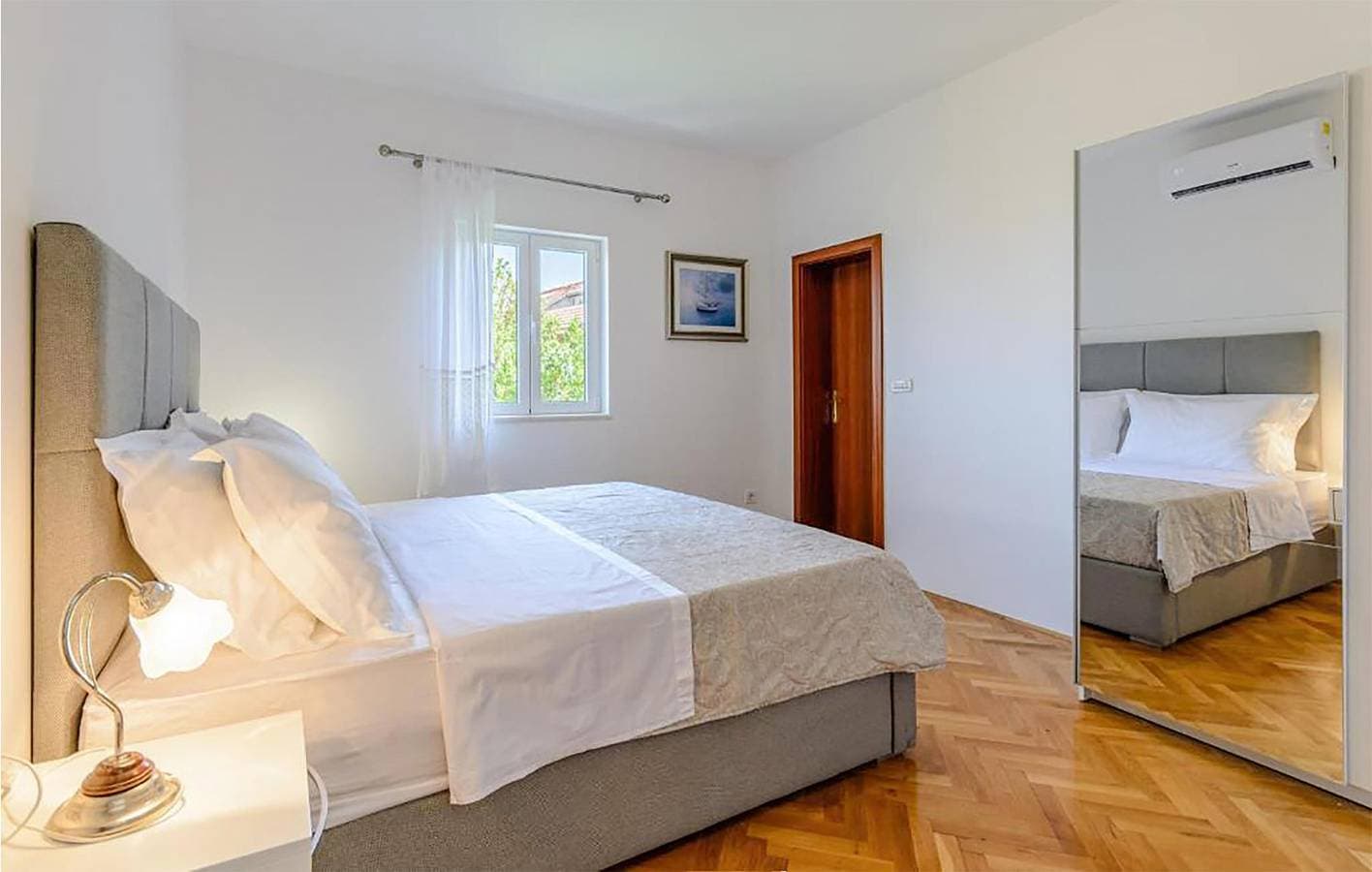 Foto 10 von 22: Gemütliche 1-Zimmer-Wohnung mit Terrasse, 100 m vom Strand entfernt, kostenloses WLAN und Parkplatz