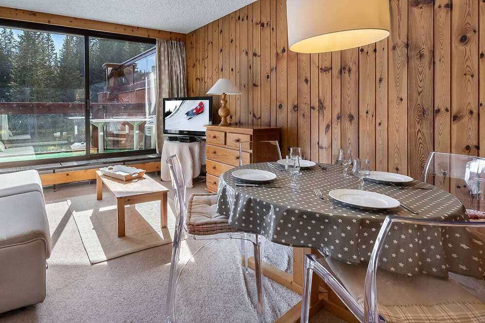 Foto 7 von 15: Charmante Ski-in-Ski-out-Wohnung mit Südbalkon in Courchevel 1850