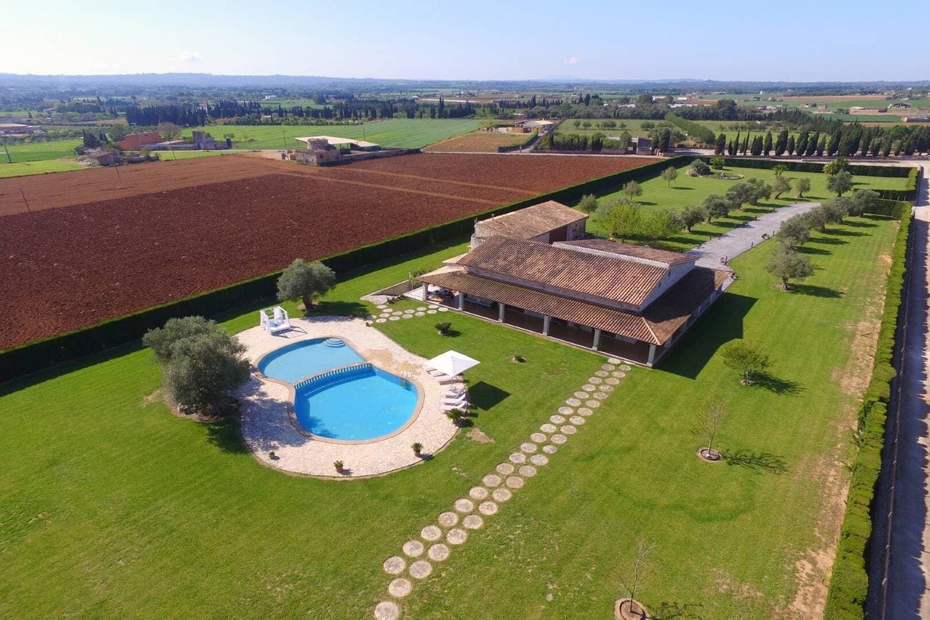 Foto 7 von 34: Landhaus Sant Vicenç mit Bergblick, Pool, WLAN, Klimaanlage, Terrassen & Garten