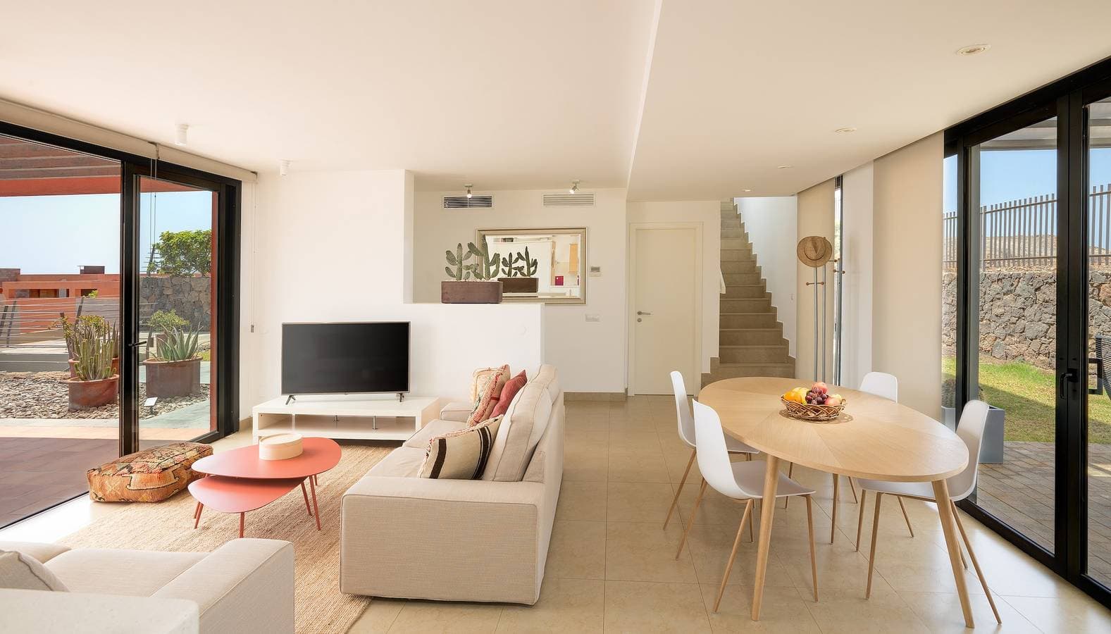 Foto 7 von 30: Las Terrazas Villa 3 mit Meerblick, WLAN, Pool, Garten & Terrassen