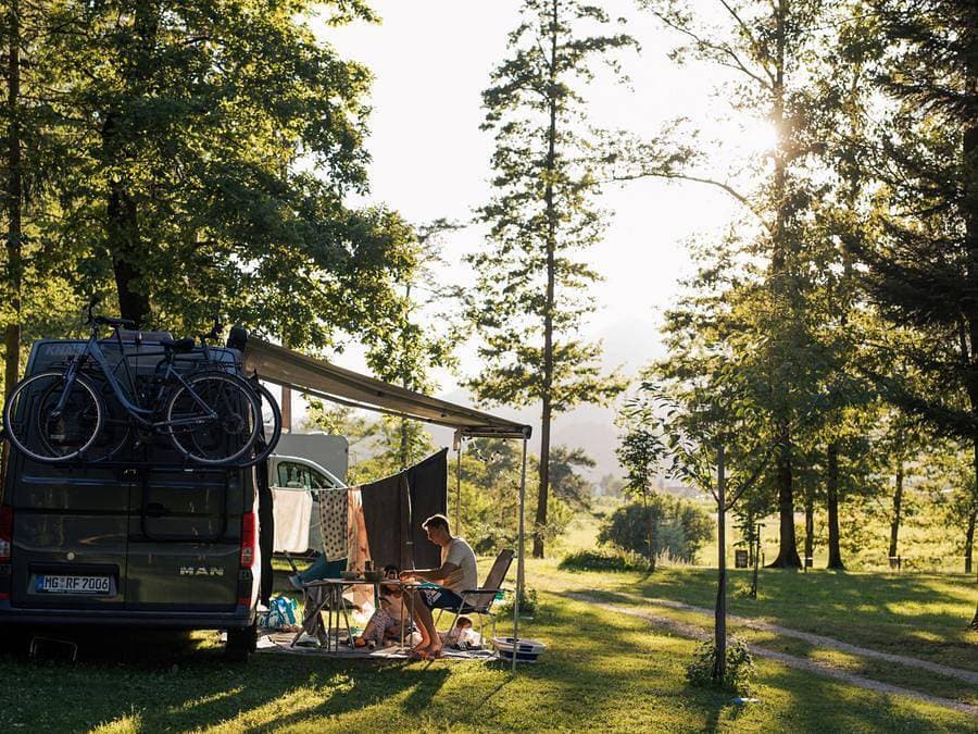 Forest Camping Mozirje - Unterkunft 3 personen - Glamping Hut Forest Bed 1