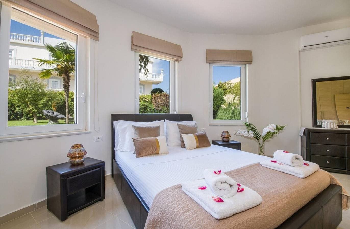 Foto 9 von 39: Villa für 8 Personen mit Garten