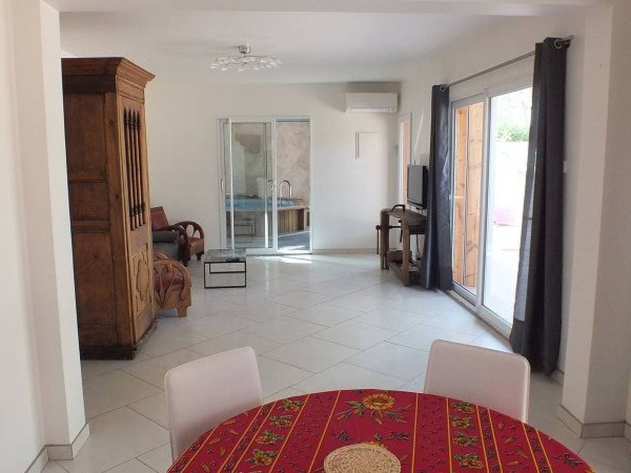 Foto 6 von 49: La petite maison sous les pinins-innenpool