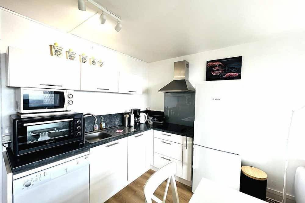 Foto 11 von 15: Cozy apartment for 4 people with Wi-Fi, beautiful sea view, Lomener beach 30 m away