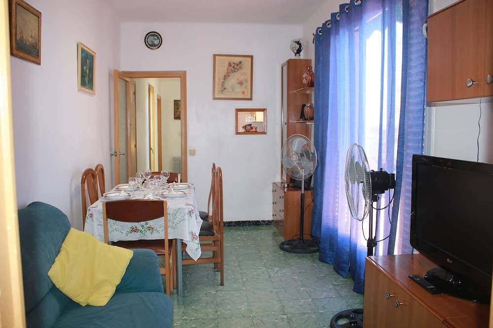 Sitges: Sol Penthouse Wi-Fi, with a large terrace overlooking the sea. From 50 € / night 1