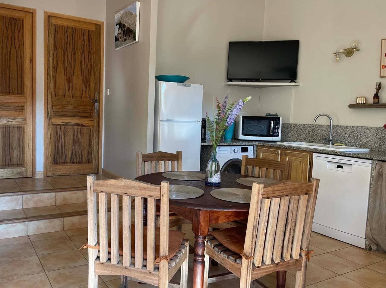 Foto 5 von 23: Ferienhaus am Meer mit Pool, Parkplatz und AC - Monacia-D'Aullène