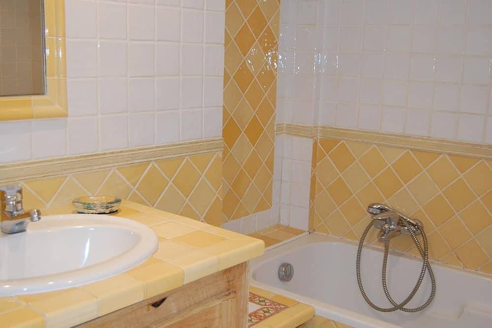Foto 7 von 22: Unabhängiges Ferienhaus für 4 Personen in Auribeau / Siagne mit Grillterrasse
