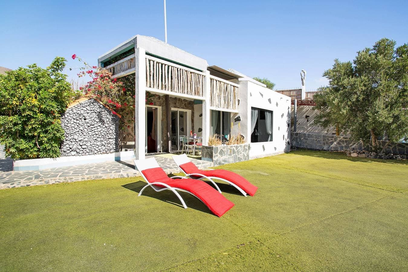Foto 3 von 29: Finca Fani 3 mit Bergblick, Gemeinschaftspool, WLAN, Terrasse und Garten