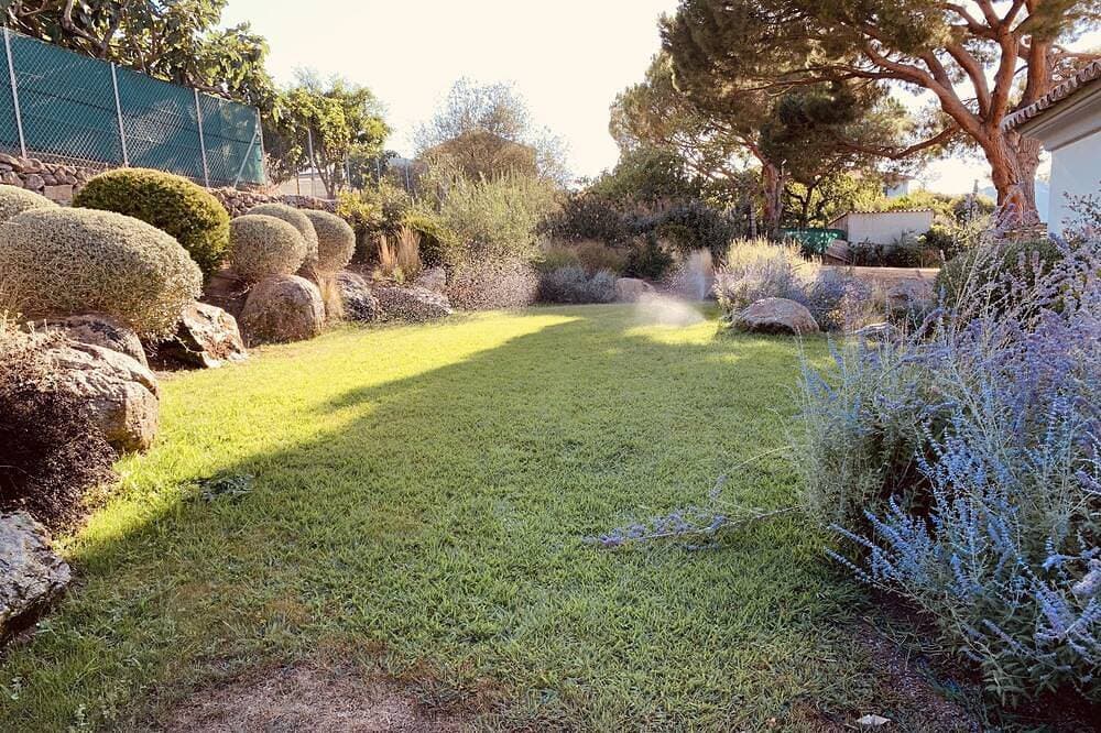 Foto 11 von 18: Casa Catalina neue Villa klimatisierte Herz Dorf Garten Pool Meer und Berge