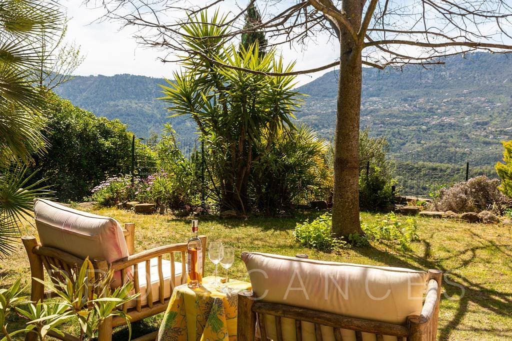 Foto 8 von 53: Große Villa mit Pool nördlich von Nizza in der Nähe von Contes