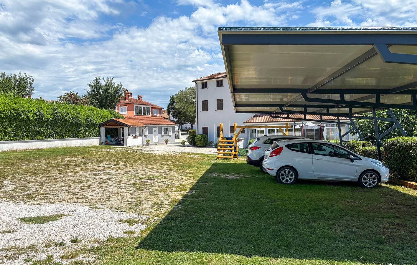 Foto 10 von 23: Charmantes Apartment mit Terrasse in der Nähe eines Bistros und des Stadtzentrums in Žminj