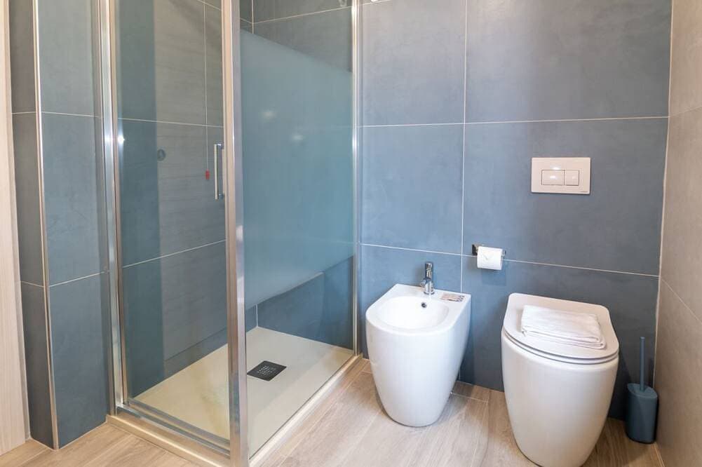 Foto 11 von 30: Dein entspannter Rückzugsort in Mandriola, nur wenige Schritte vom Meer entferntWillkommen im Apartment Corallo, einem gemütlichen Studio in Mandriola, nur 3 Gehminuten vom Strand entfernt. Ideal für alle, die einen erholsamen und komfortablen Urlaub