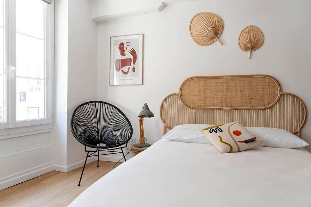 Charming studio apartment right in the heart of downtown 1