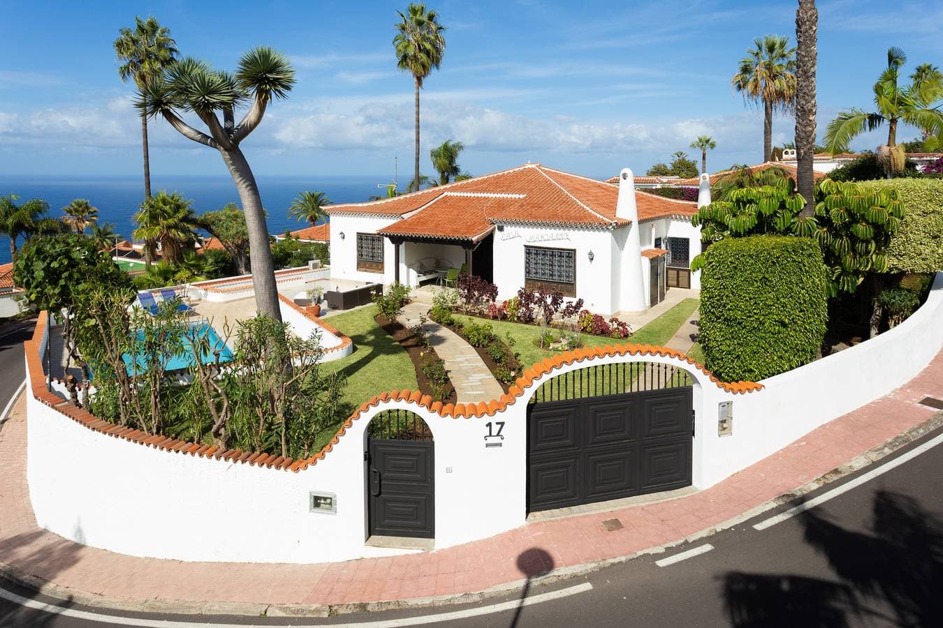 Foto 7 von 47: Traumvilla mit beheizbarem Privatpool und Meerblick
