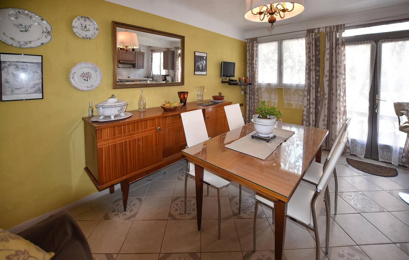 Foto 3 von 19: Gemütliche Wohnung in der Nähe von La Bastide Du Paradou, Waschmaschine & Parkplatz