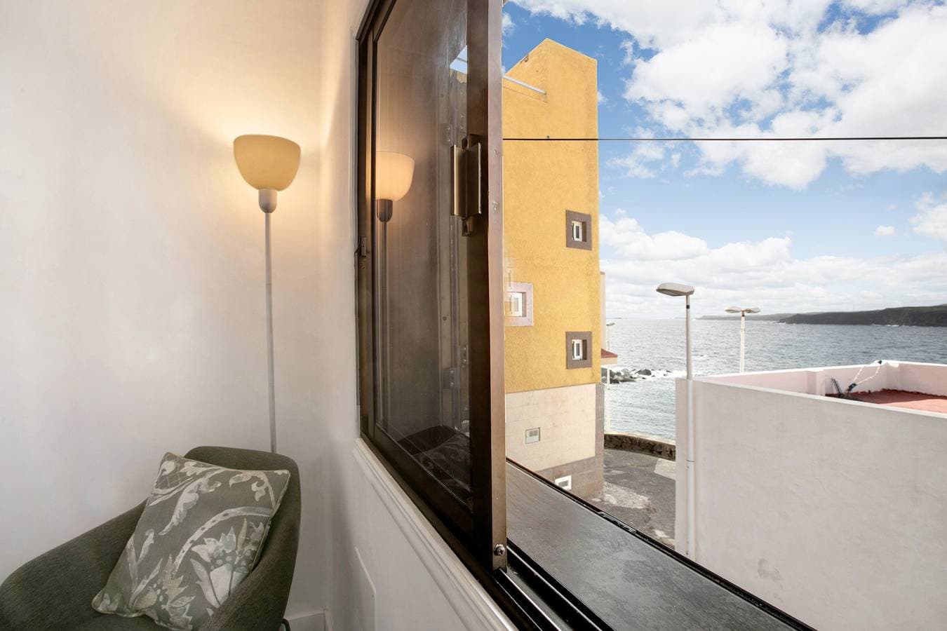 Foto 11 von 21: Ferienwohnung 'Eras Views' mit Meerblick und WLAN