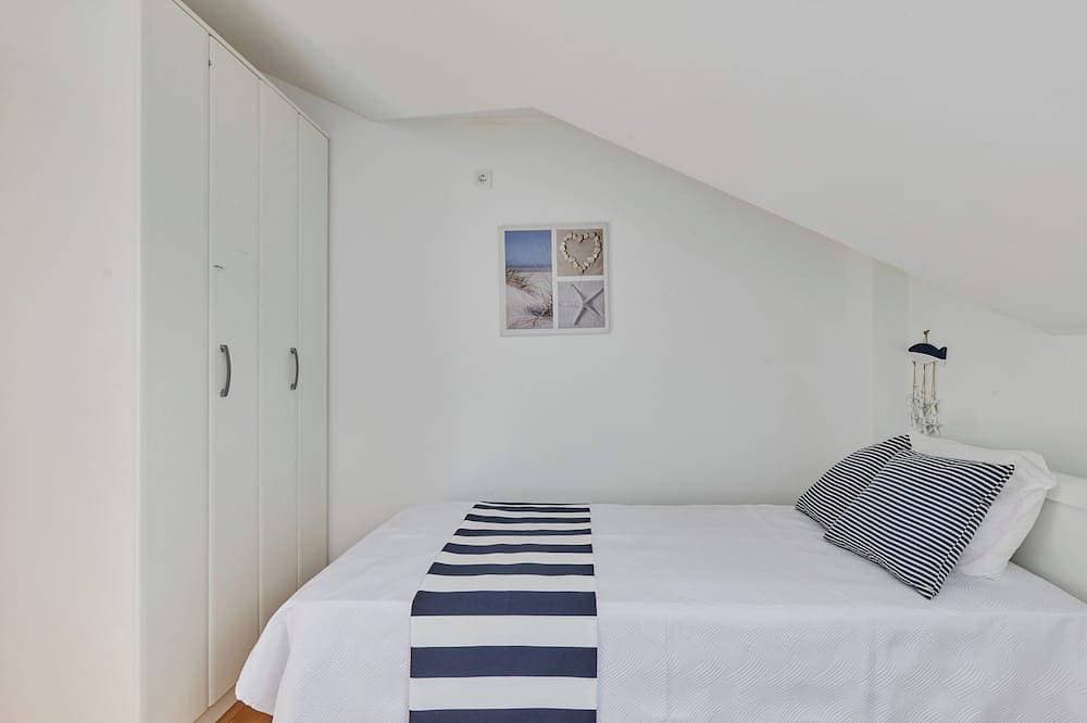 Foto 9 von 30: ❤️Bayview Tivat 2-bedroom Apartment| Seaview| Parking| Fast WIFI| 72m² Equipped