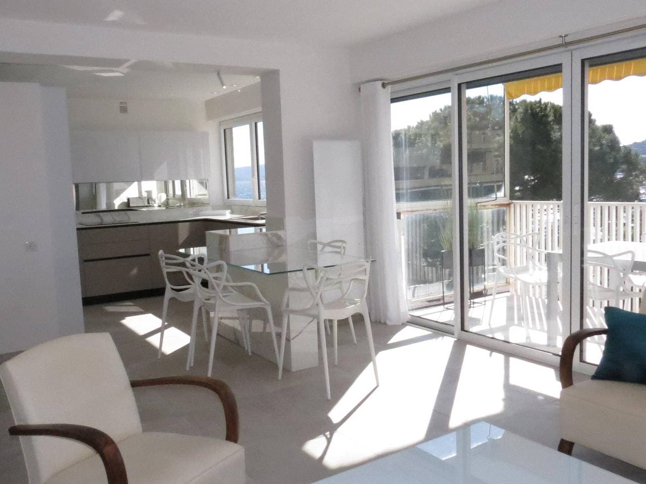 Foto 3 von 15: Renovierte 3-Zimmer-Wohnung mit Terrasse, Klimaanlage, WLAN und Garage in Sainte-Maxime