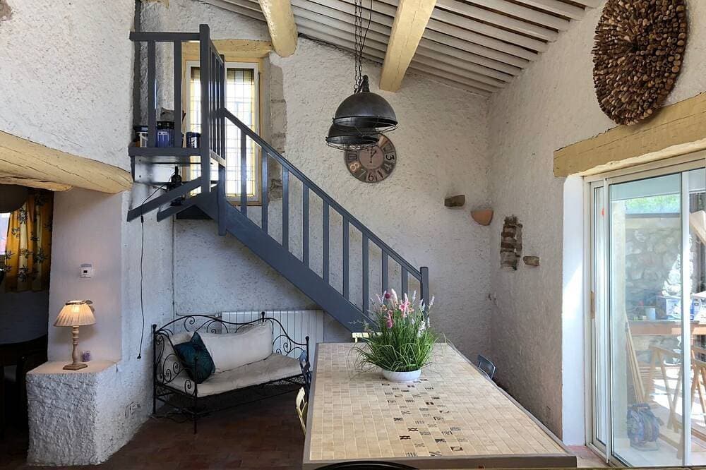 Foto 10 von 30: Renoviertes Steinhaus im Zentrum des Dorfes, Klimaanlage und Schwimmbad