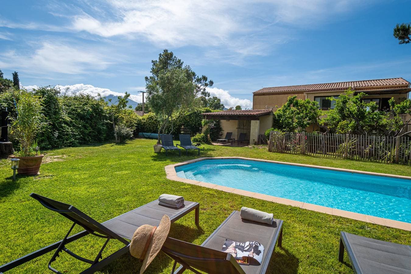 Foto 2 von 36: Ferienwohnung für 4 Personen mit Pool