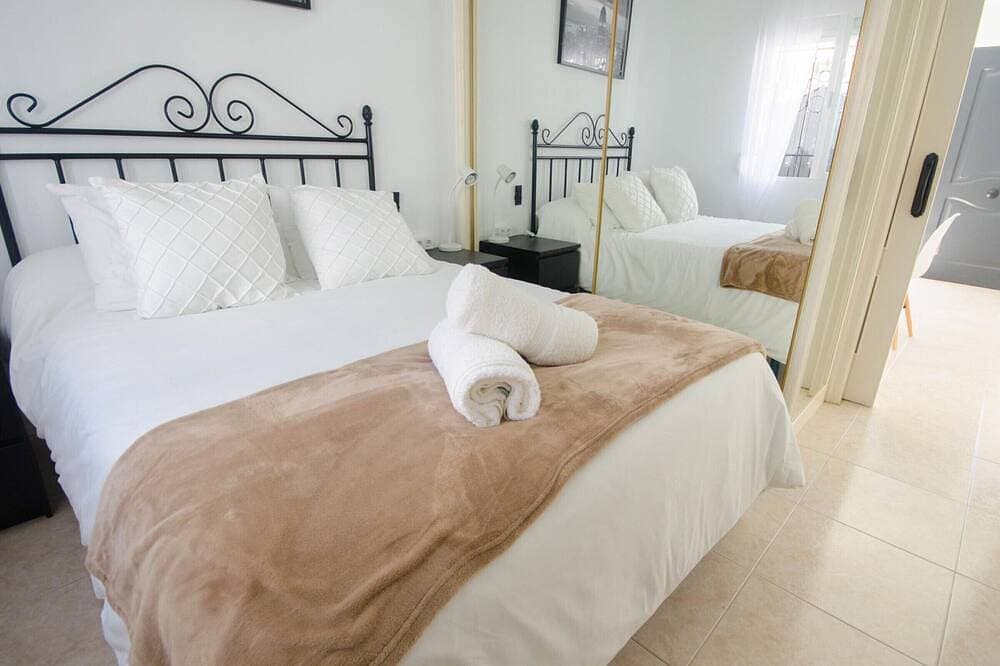 Foto 4 von 22: Strandbungalow in Estepona mit privatem Patio und Klimaanlage