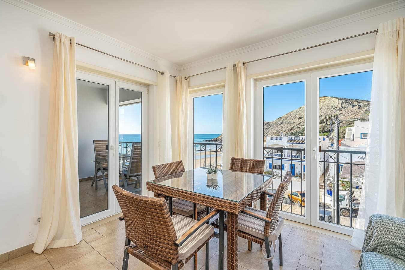 Foto 3 von 36: Ferienwohnung 'Beach Apt 1' mit Meerblick, Wi-Fi und Klimaanlage