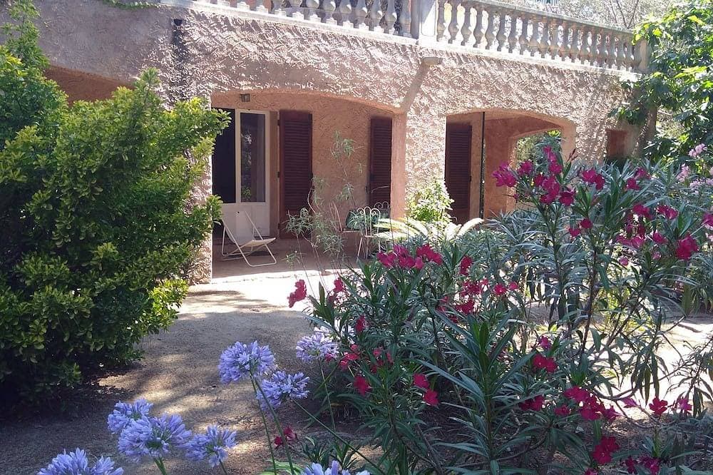 Foto 4 von 6: Cannes Bocca Near Garden Tennis Club faculties Cineum In garden villa